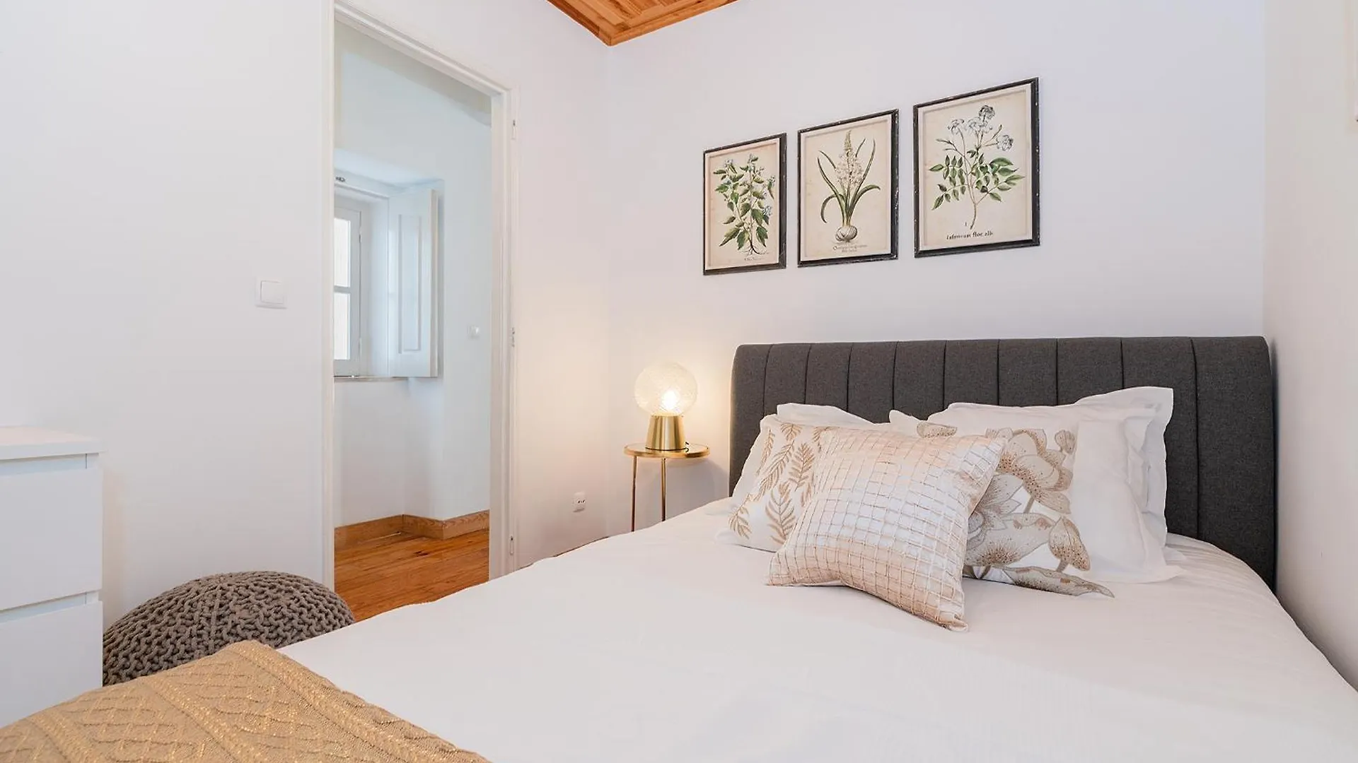 River View 1Bdr Apt In Alfama Close To Tram Lisbon Apartment
