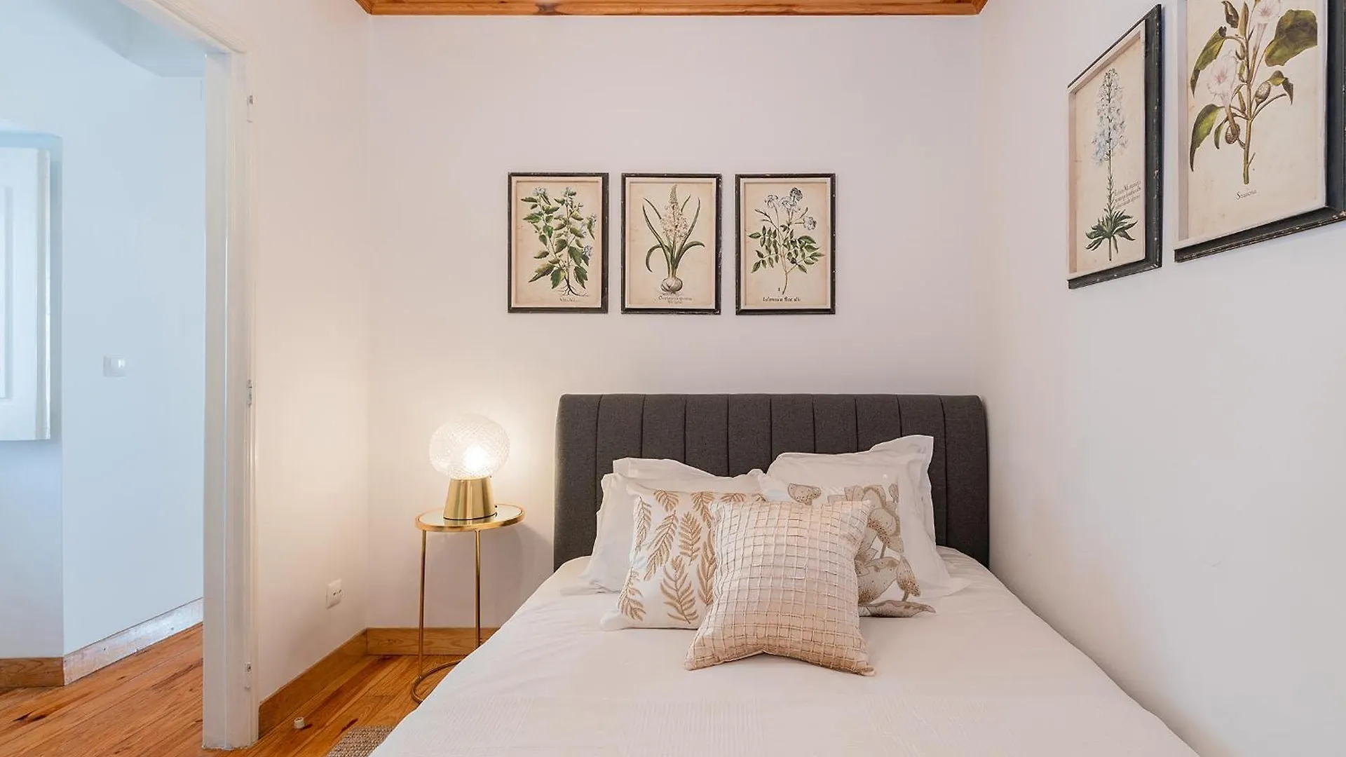 River View 1Bdr Apt In Alfama Close To Tram Lisbon