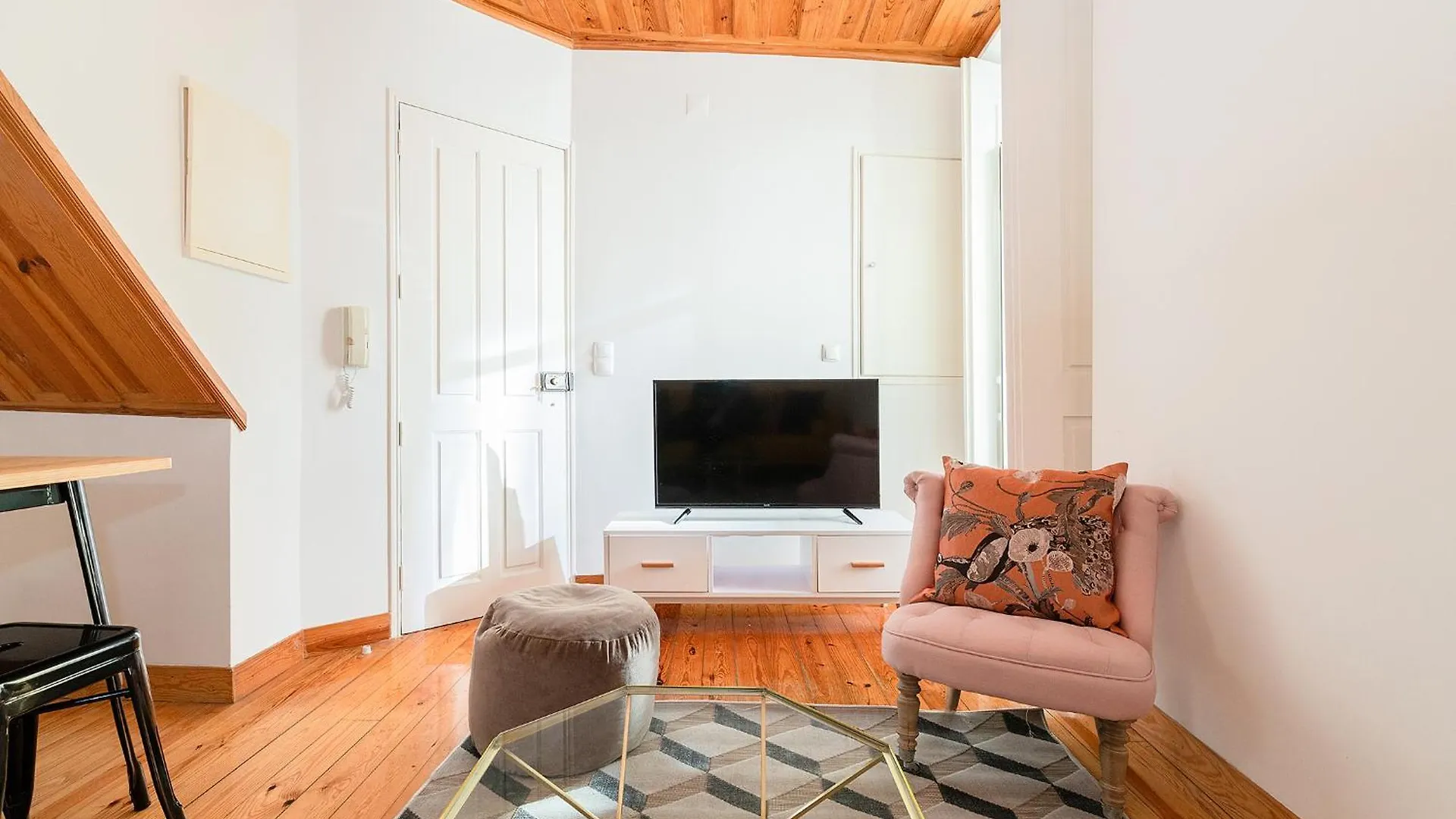 Apartment River View 1Bdr Apt In Alfama Close To Tram Lisbon