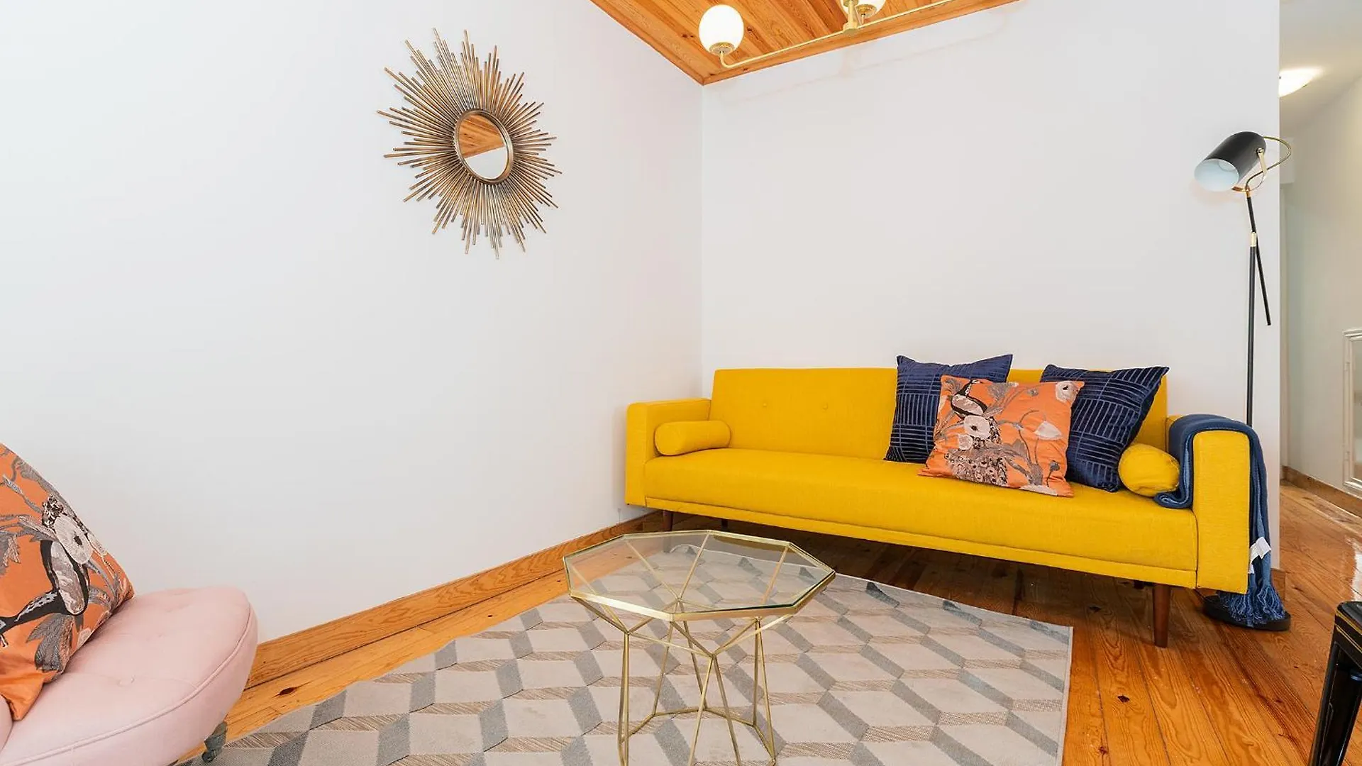 River View 1Bdr Apt In Alfama Close To Tram Lisbon